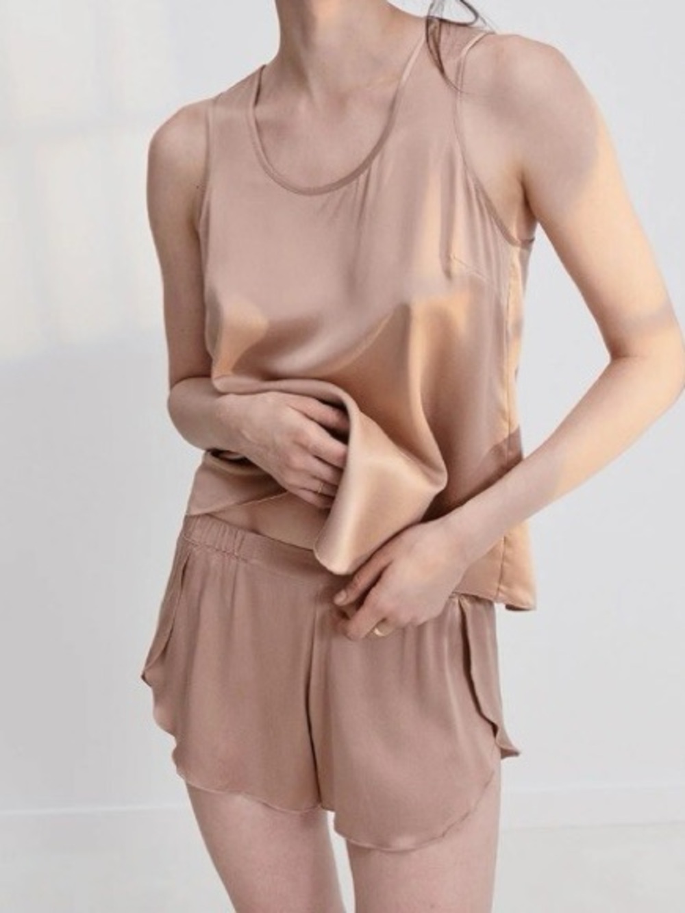 LUNYA Washable 100% Mulberry Silk Tulip Pajama Shorts Set in Otium Tan | Size S